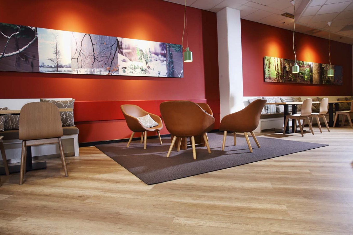 wineo Purline Bioboden Restaurant Tische Sessel rot Klinikum modern gemütlich