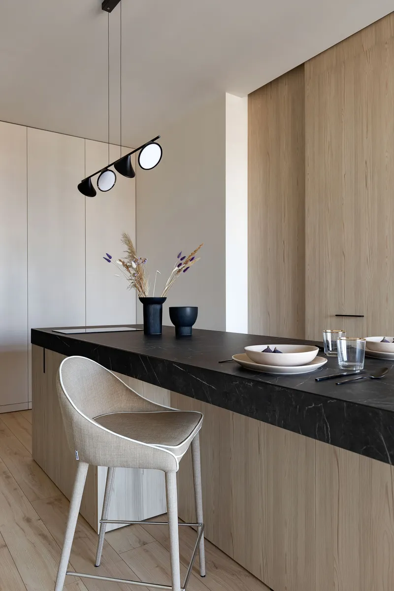 wineo Rock'n'Go Laminatboden Hotel California Laminatboden Hotel California LA144SYSV4 im Esszimmer Essbereich Holzoptik hell Laminat