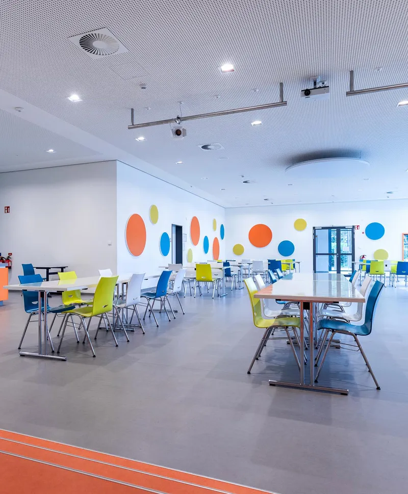 wineo PURLINE Bioboden wineo PURLINE Bioboden Schule Kantine Aula