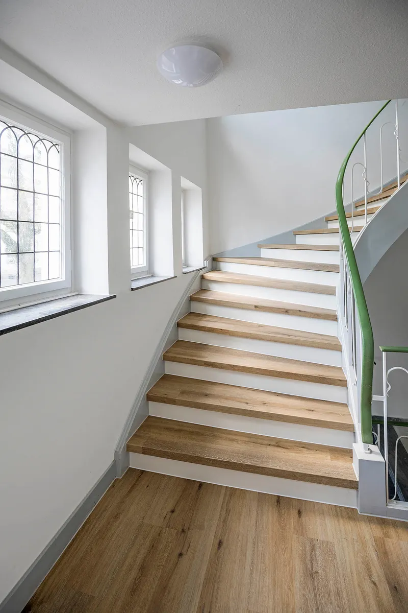 wineo Treppenkanten Treppe Holzdekor Eiche Rustikal Altbau Treppenstufe Holz