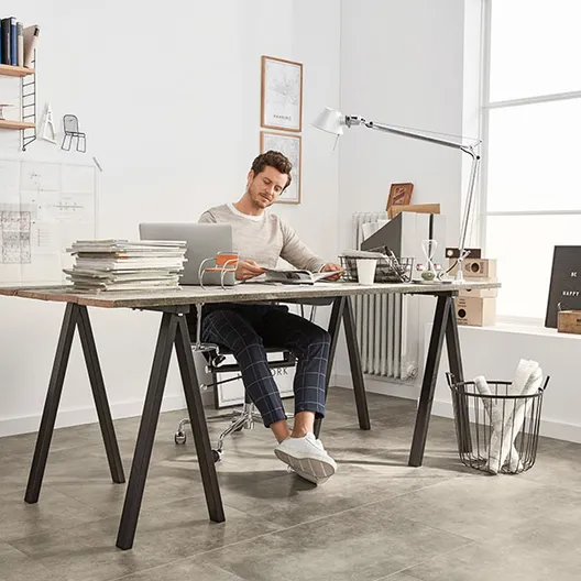 Designboden wineo 600 | Büro im Loft Designboden Stein Bodenbelag Vinyl Modern Industrial Minimalistisch Loft Büro
