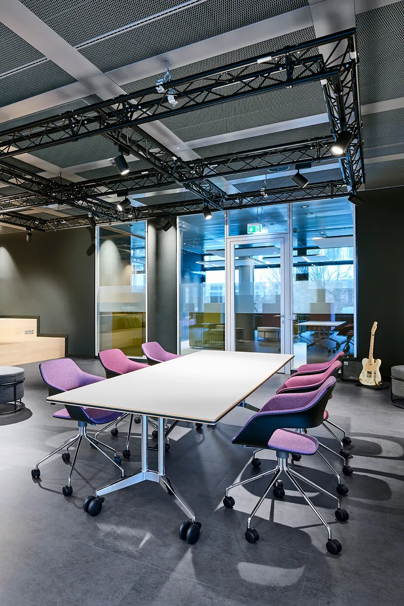 wineo PURLINE Bioboden Referenzobjekt Bürogebäude Bodenbelag