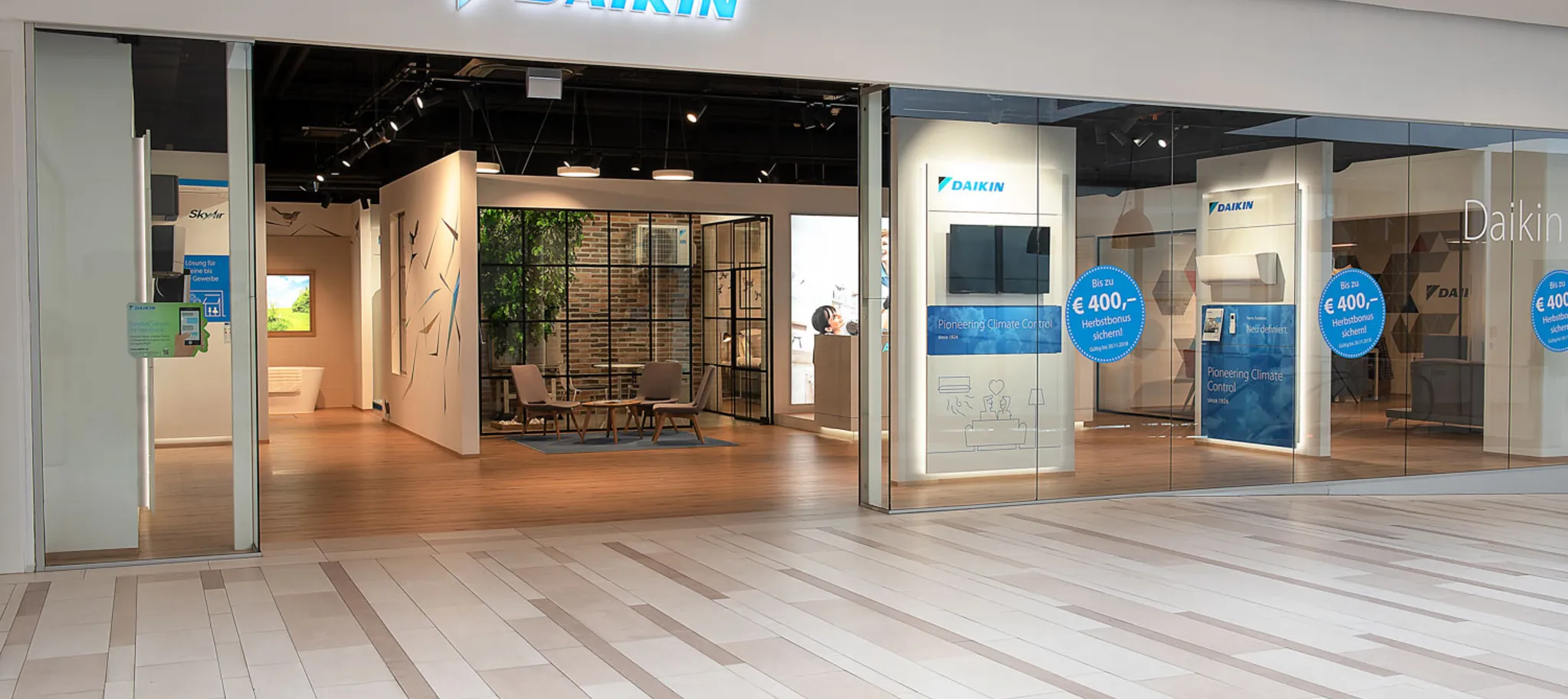 wineo Purline Bioboden  wineo Purline Bioboden Showroom Eingang